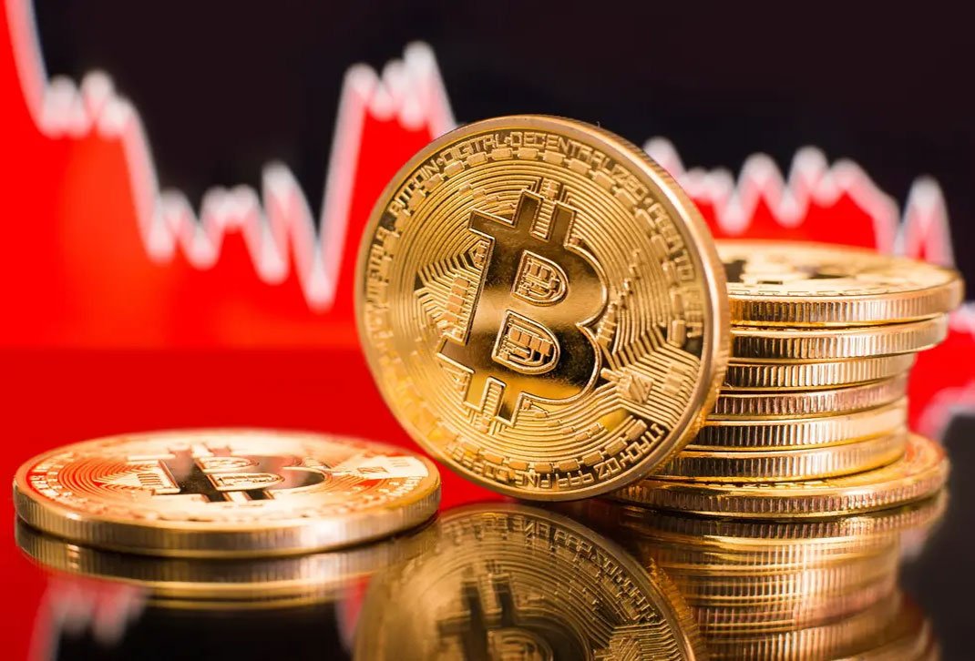 🔴 >> Bitcoin cae a un mínimo de 2 años y el criptomercado pierde 1,4 billones de dólares