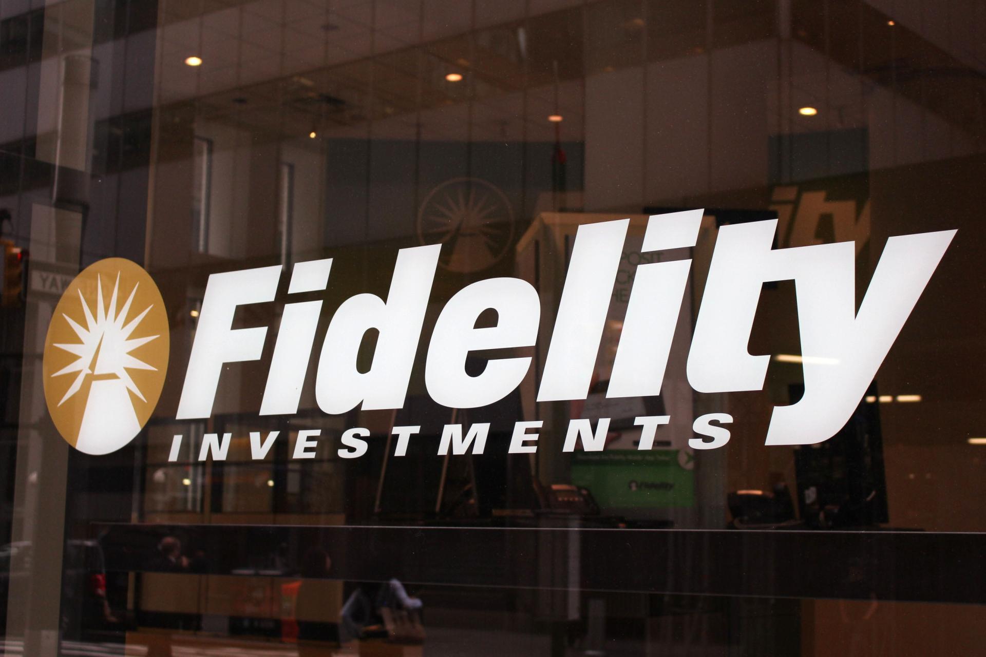 El Fidelity BTC ETF registró un fuerte flujo de inversión ayer, atrayendo la impresionante suma de 208 millones de dólares. Este rendimiento excepcional supera las salidas experimentadas por Grayscale, confirmando el creciente interés de los inversores en el mercado de criptomonedas. Con esta destacada captación de capital, Fidelity demuestra una vez más su posición líder en el mundo de las inversiones en bitcoin. El ETF de Fidelity ofrece a los inversores una forma conveniente y segura de acceder y beneficiarse de las fluctuaciones del precio del bitcoin, y su éxito continuo es un claro reflejo de la confianza que los inversores tienen en esta empresa de renombre en el sector financiero