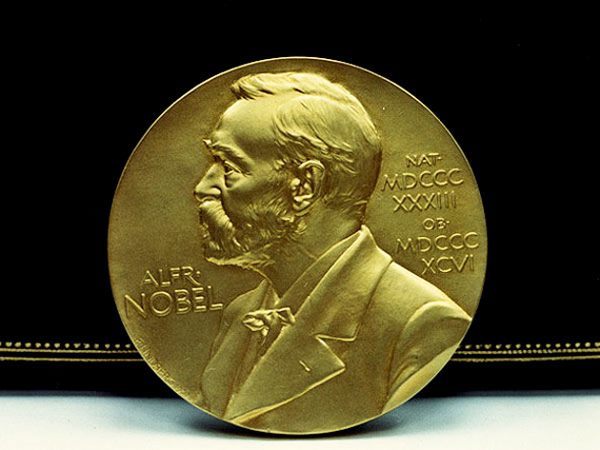 🔴 >> Ganadores del Nobel de Economía reivindican el sistema que cuestionaba Satoshi Nakamoto